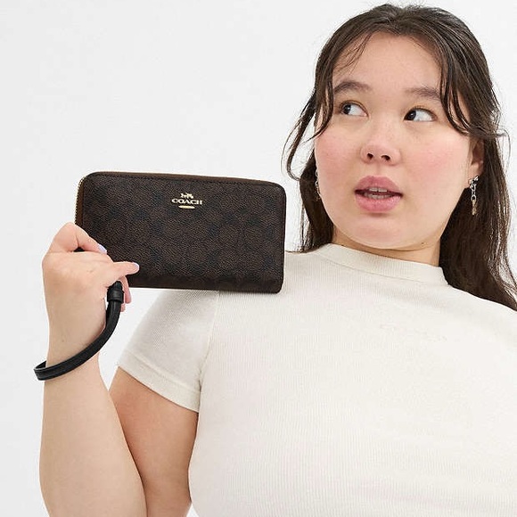 Coach Long Zip Around Wallet In Signature Canvas Brown/ Black - Picture 3 of 10